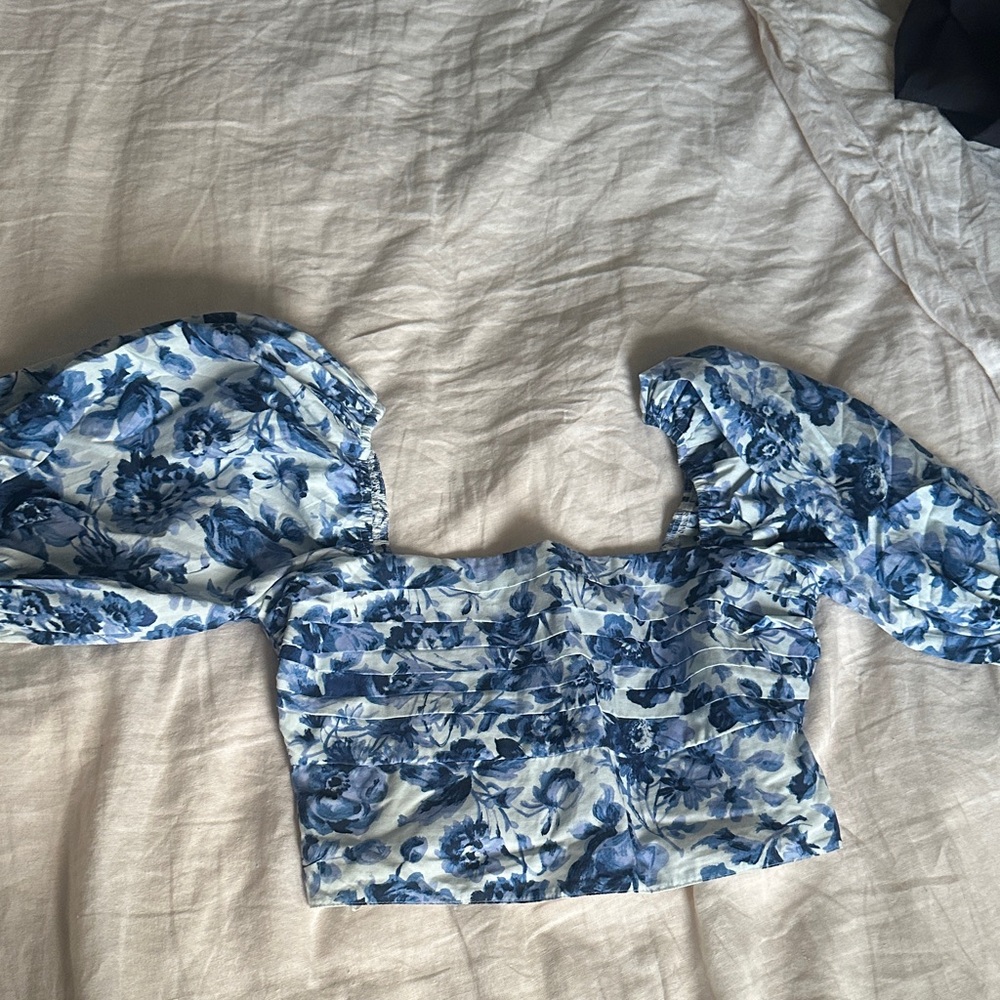 Abercrombie & Fitch Blue Floral Puff Sleeve Blouse (medium)